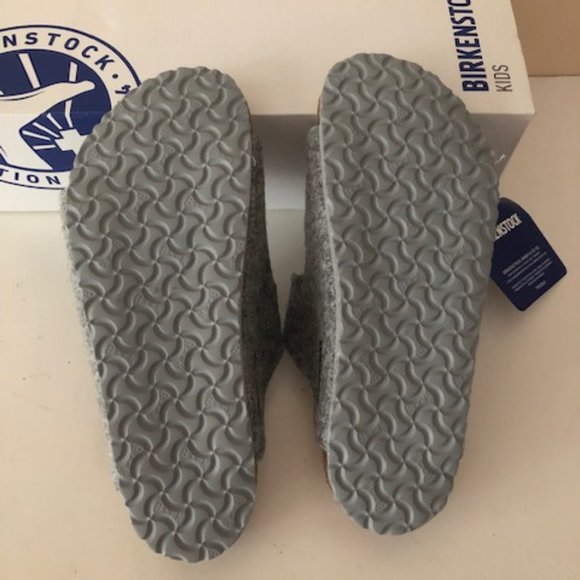 BIRKENSTOCK Arizona Rivet comfortable Sandal for boy or girl. Size: 1, 1.5 - Picture 6 of 13